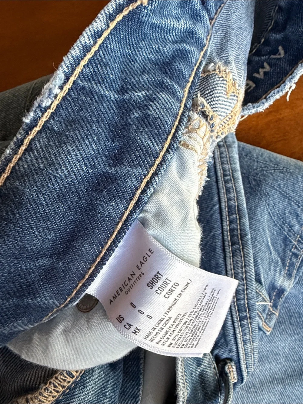 American Eagle Super High-Rise Straight Jeans size 0 short